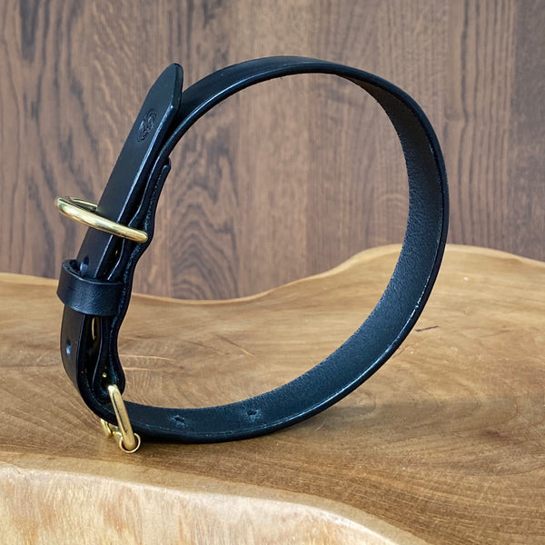 Coco Classic Collar in Black with Black painted edge